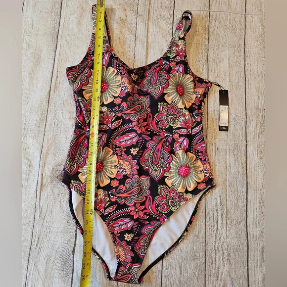 Nicole Miller Studio Plus Size •1X• Meadow Floral 1 Pc Swimsuit Scoop Back ☆NWT - Picture 2 of 10